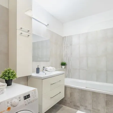 Jacuzzi On Terrace - Unique