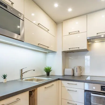 Jacuzzi On Terrace - Unique Appartement